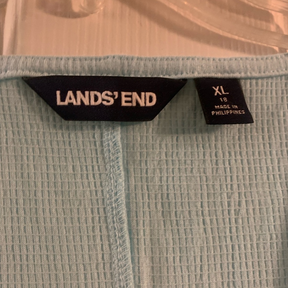 Lands end Womens aqua top size XL 🐬 - Picture 2 of 5